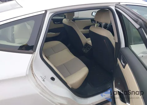 2018 Honda Clarity Plug-In Hybrid z USA, uszkodzony, nr VIN JHMZC5F17JC008817